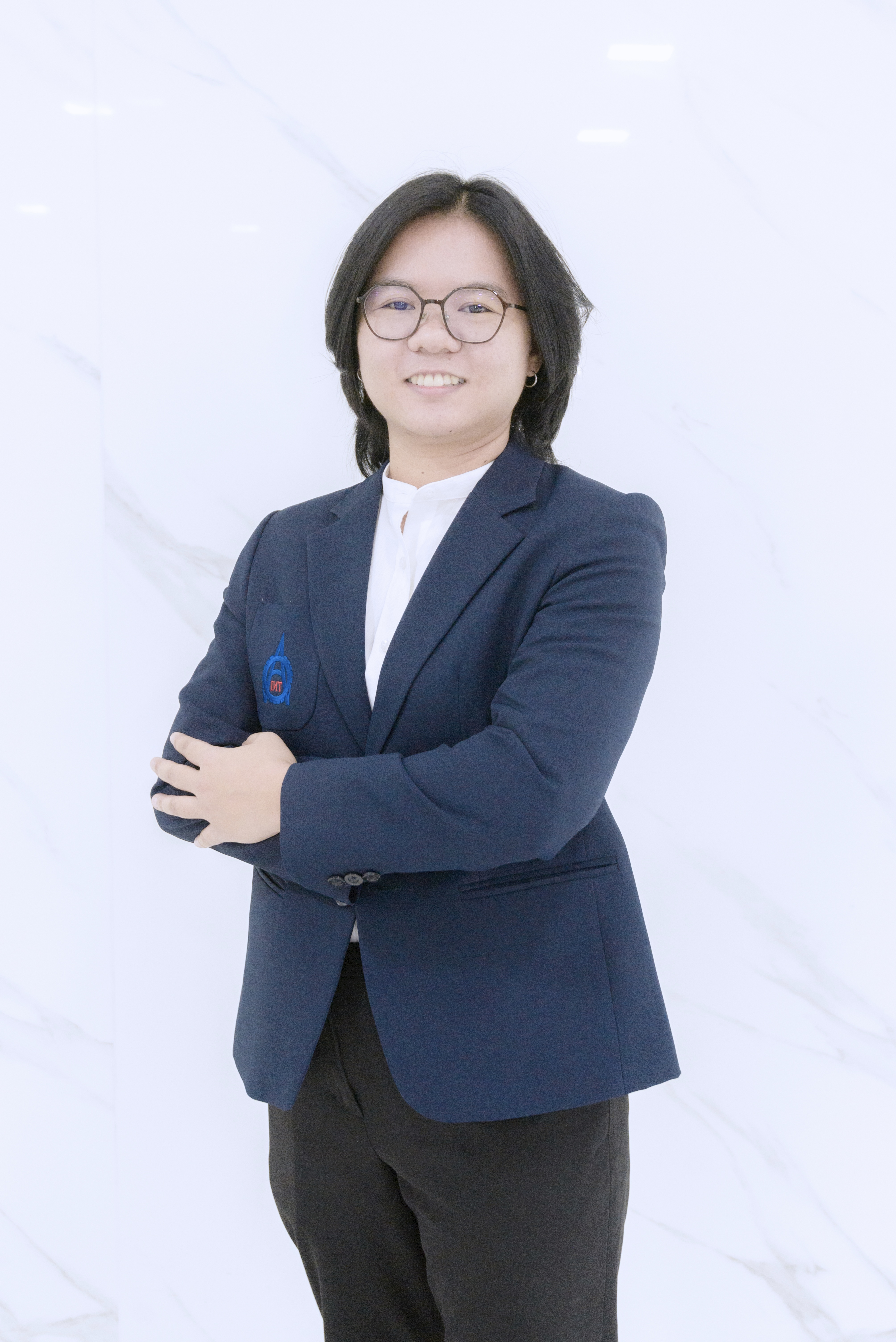 อาจารย์ ชีวาพร ไชยพันธ์